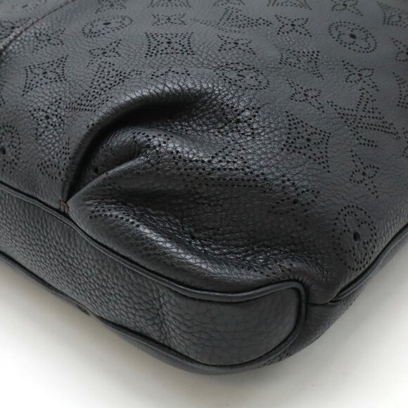 LOUIS VUITTON Black Shoulder Bag - Picture 4 of 9